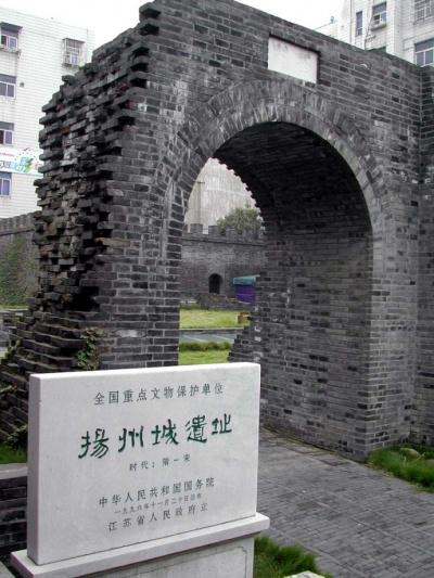 ȫ���ص����ﱣ����λ�����ݳ���ַ