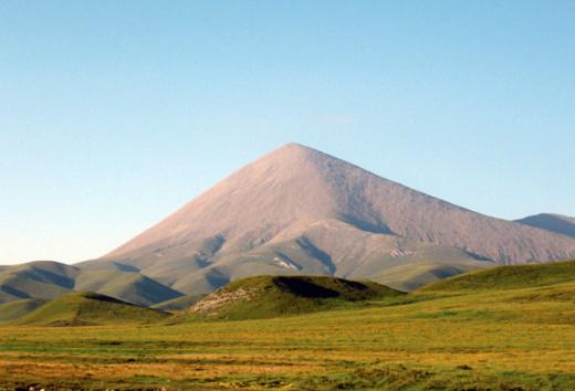 青海省海北藏族自治州刚察县:瓦彦山