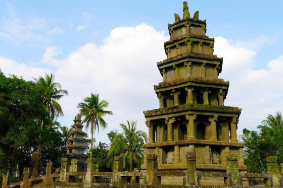 全国重点文物保护单位:美榔双塔