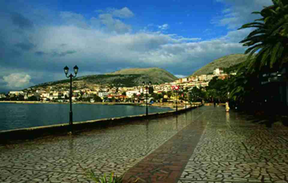 ���������ǹ��͹�λ�ڶ���ŷ�Ͷ��ɰ뵺����