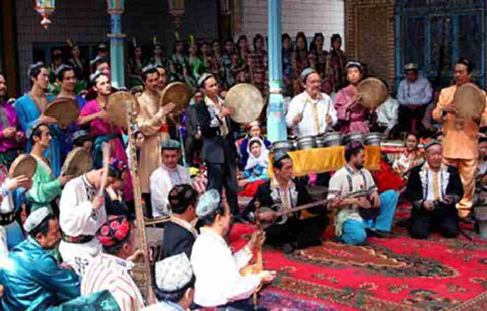 ���������ȸ��Ա��ֵ��ɵ���ά�������Ұ�����ԡ�ϲ����ա�����������龰Ϊ��