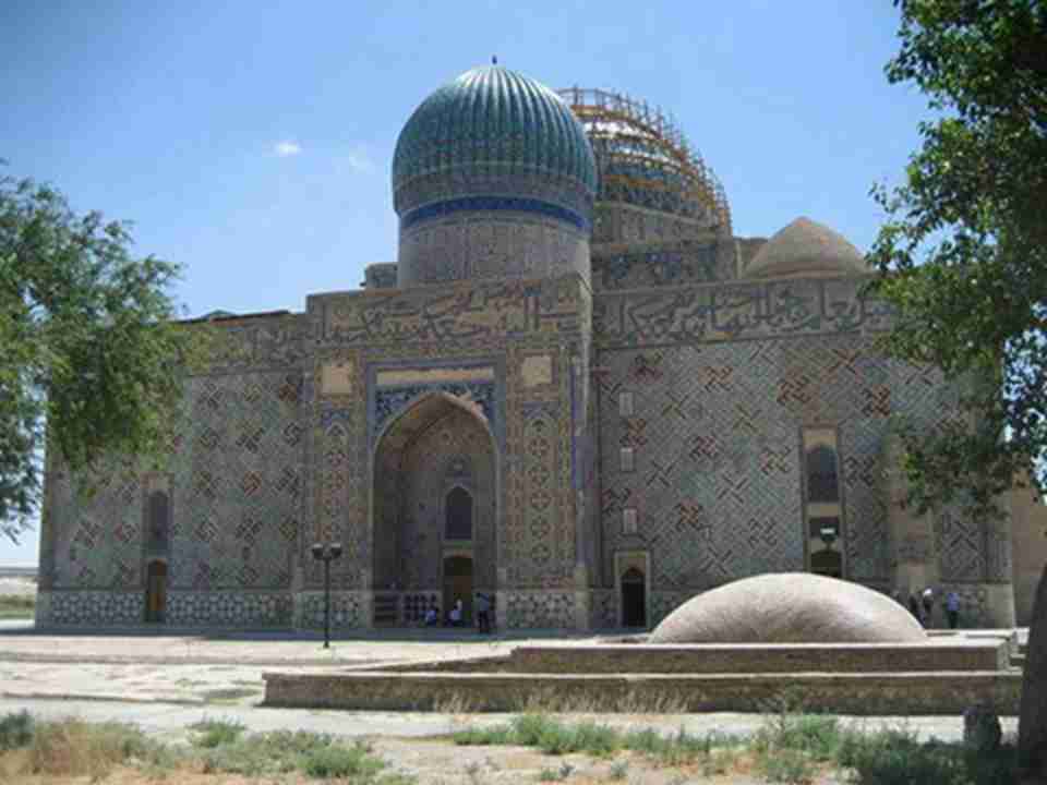 ��������ά��Ĺ�����Ժ�ʵ����ש�ݳ�