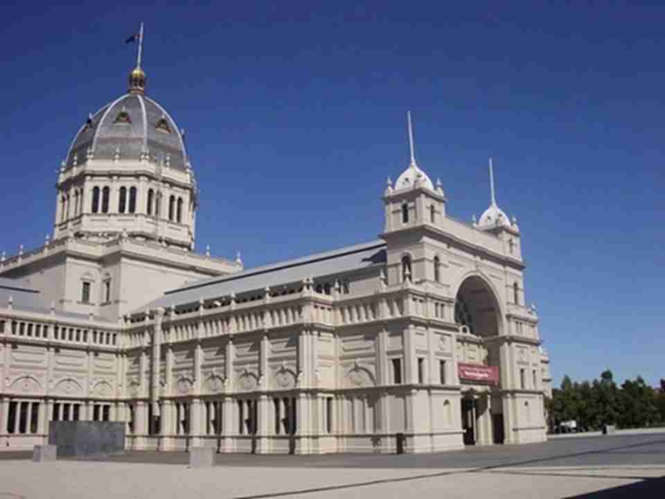 �ʼ�չ����