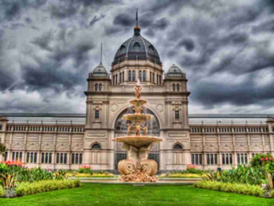 �ʼ�չ����