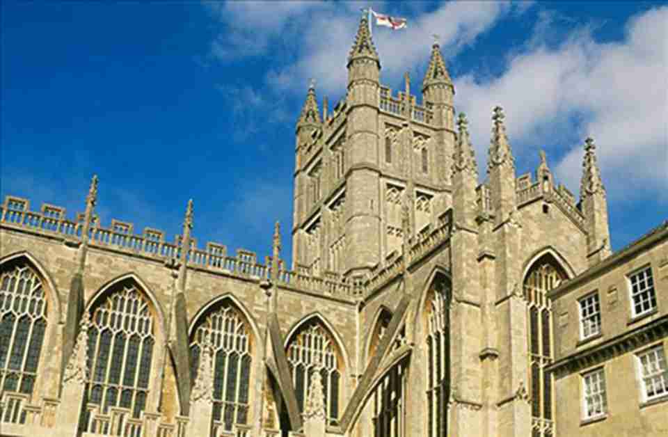 �����������ԡ������Ĺ㳡�ϣ�����15���ͣ�Ϊ����ʽ