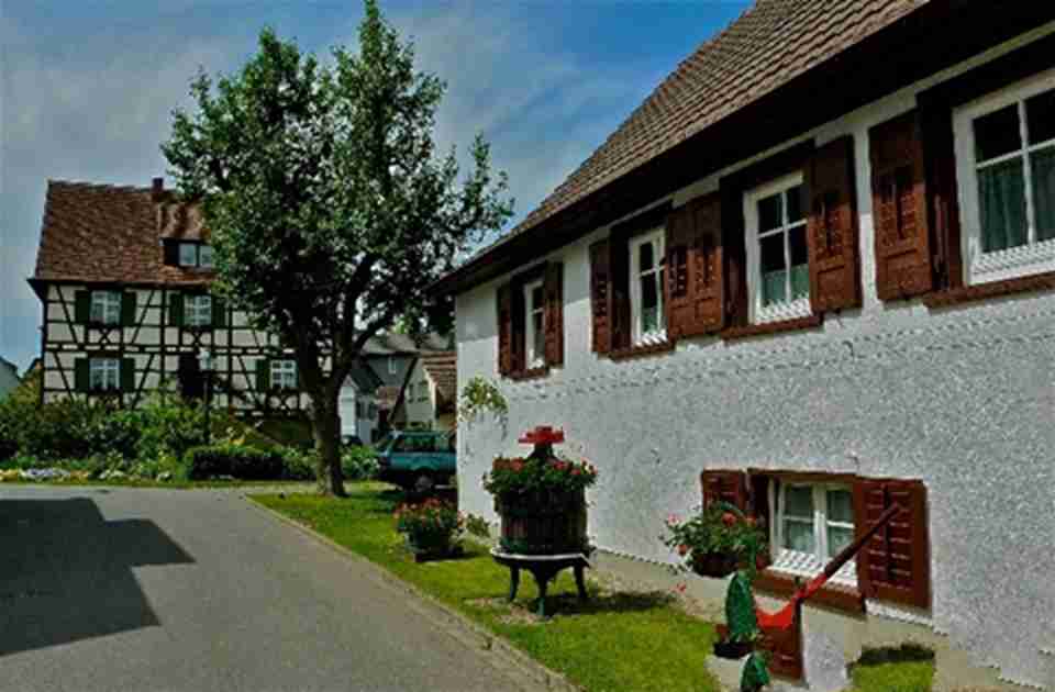 ������ȥ��ׯ�ں;��׵�ס��