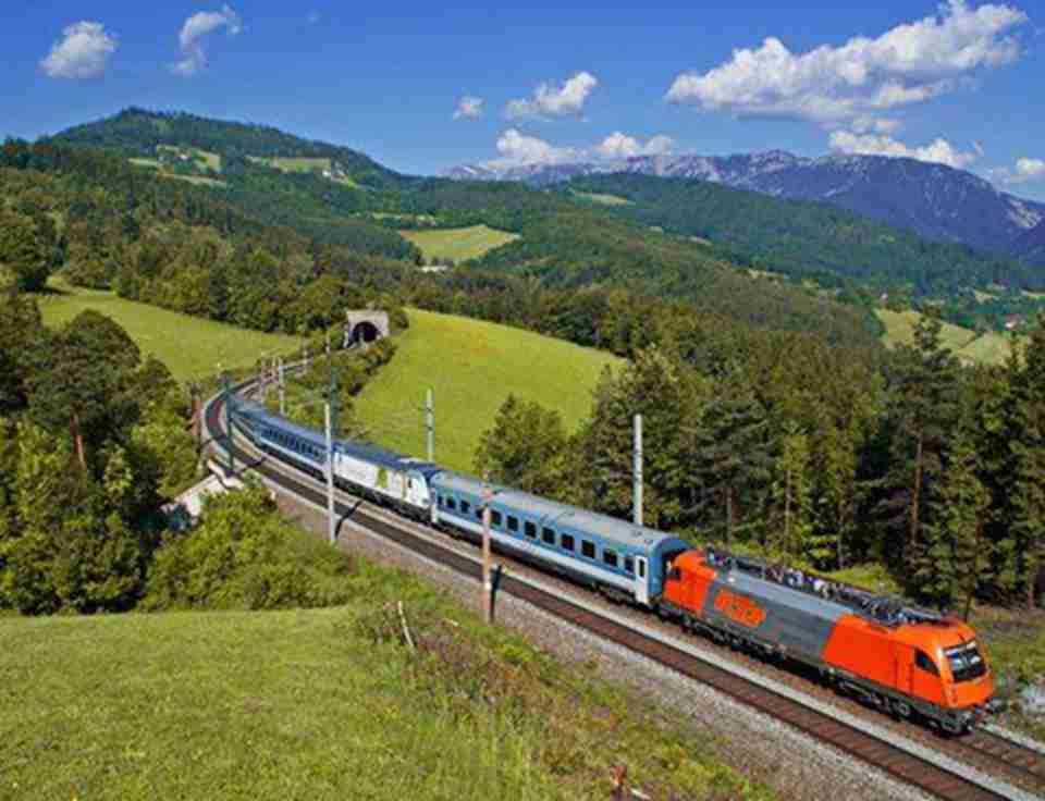 ��Ĭ����·����ΰ�����ľ����֮һ