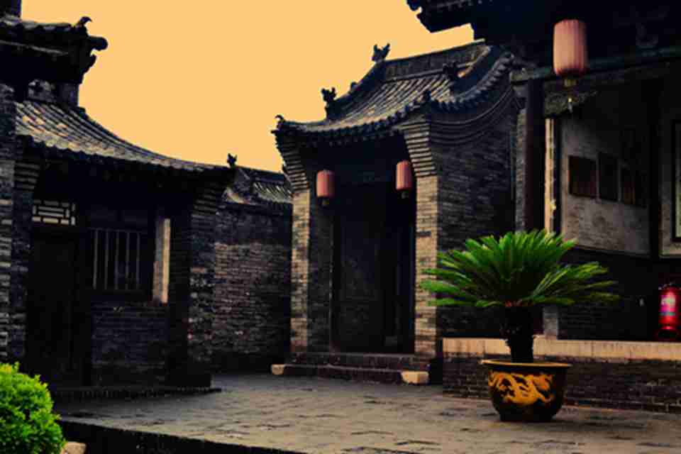 ƽң�ų���ӣ���שǽ�߶���ľ�ṹ�ĺ�ԺΪ����