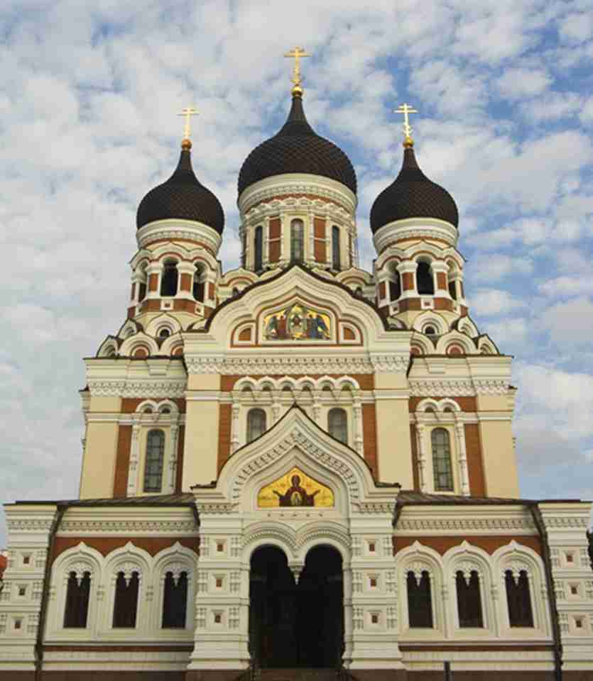 �����ͽ���Ĺų�ǽ�����͹ű�������������Ȼ�������ŷ��̴�