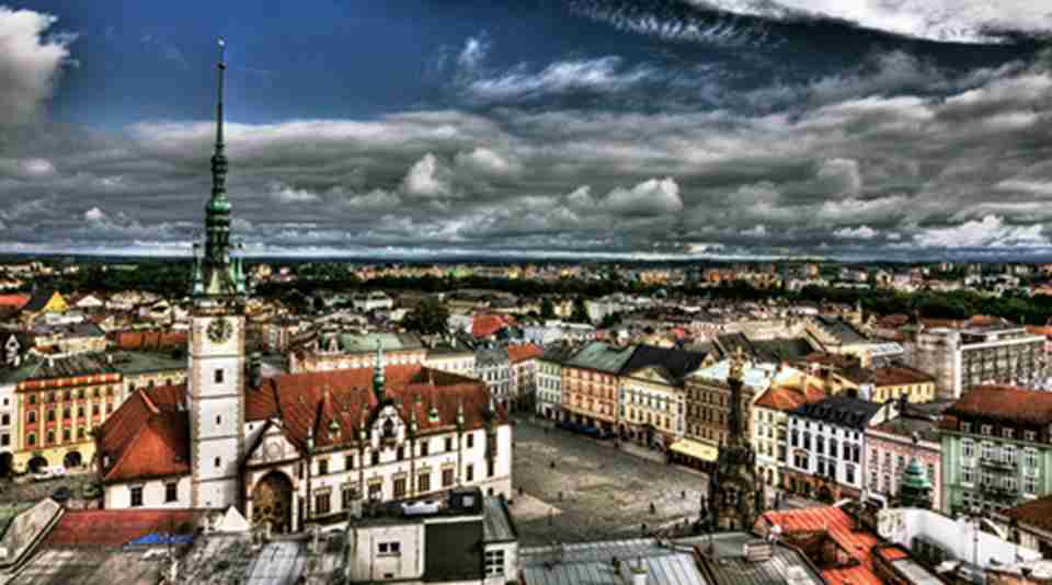 ͼ4�������´ľ���λ�ڽݿ˶��������룩