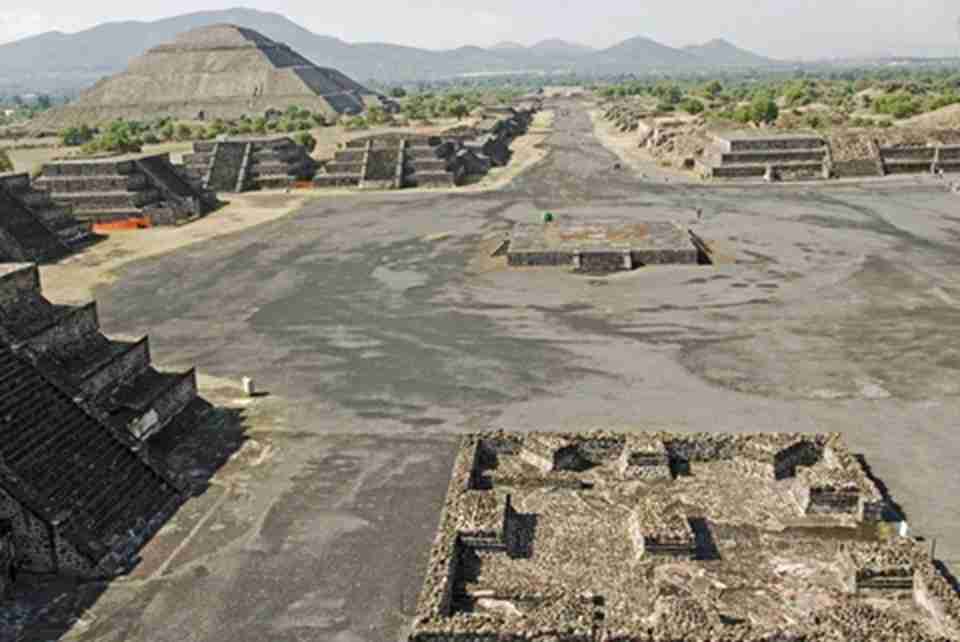 ʥ���ذµ��߿�����������֮�ء���λ��ī����Ƕ�����50���ﴦ