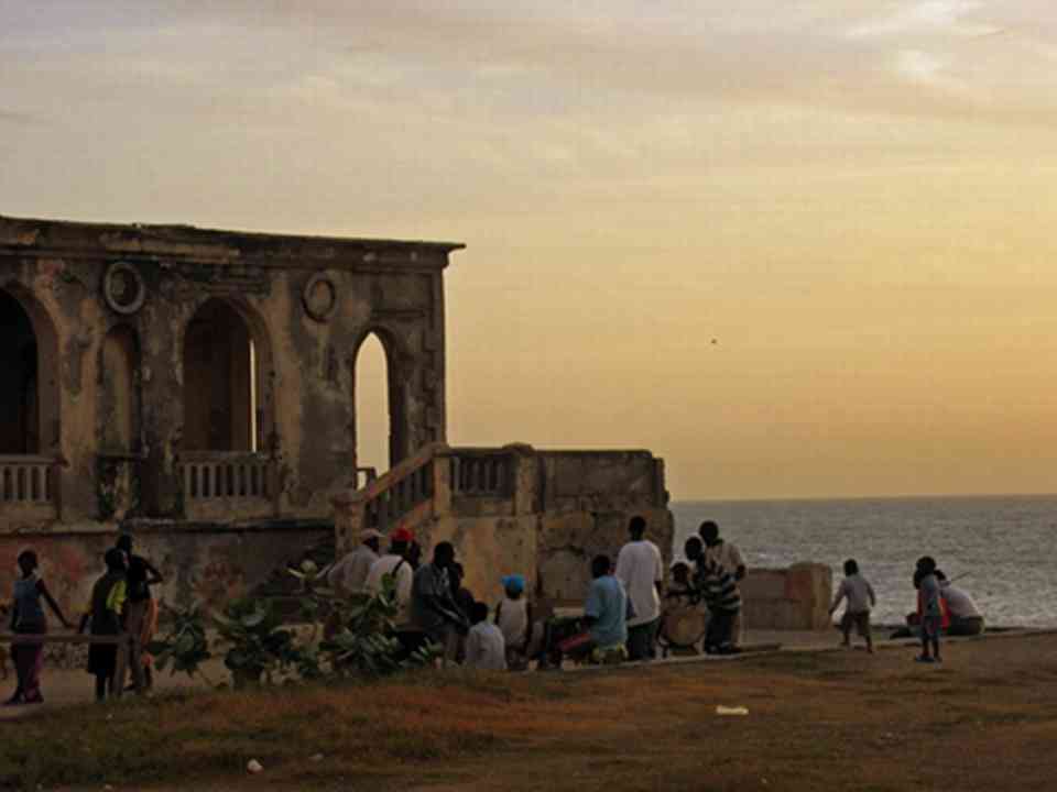 ���Ϸ��ֵ������ҹ�������Ŭ�����Ǻ�������Ⱥ���Ϸ��ֵ������ҹ�����ͬ