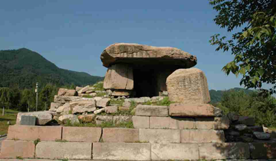 �߾������ǡ�����͹���Ĺ����43���ż�,���м�����42��,������1��