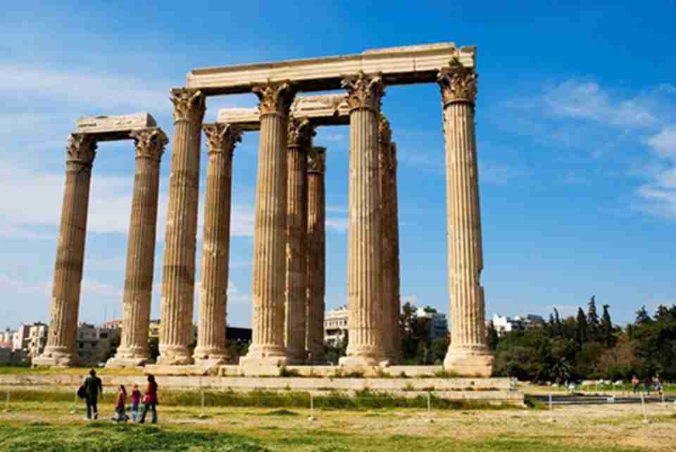 ���ڹ�Ԫǰ457�����˹�������Ҳֻʣ���˼���Ƭ�𣬾޴�����ϵ�ʯͷ��ɵ����ڴ��֮��