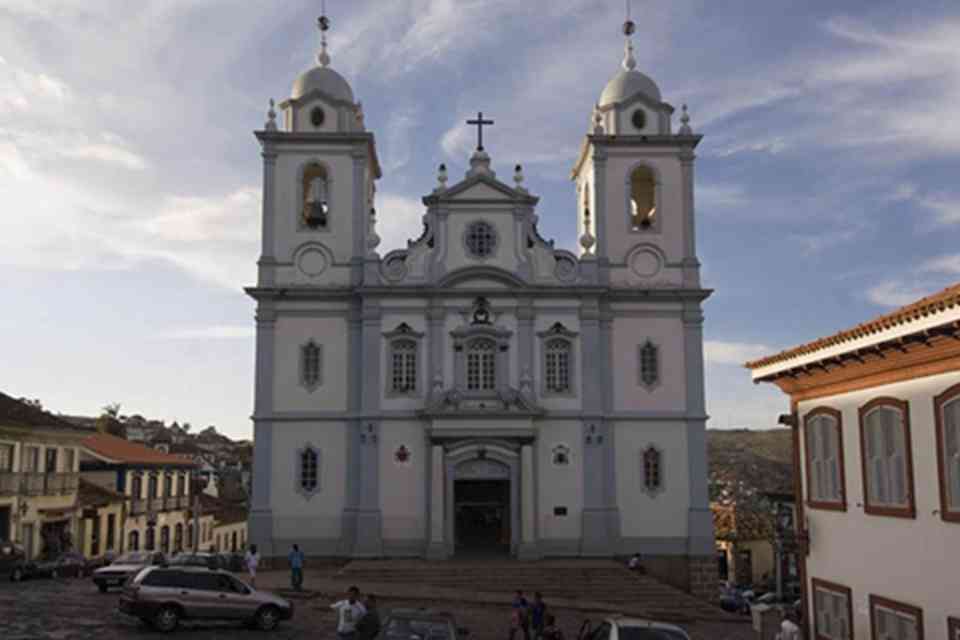 �ٰ������ǳǽ���1831�꣬��������˹����˹�ݣ��ǰ�����ʷ����Ҫ���в�����