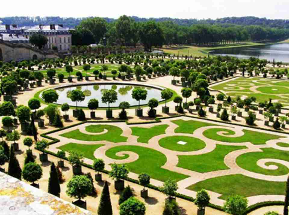 ԰�ֳ�������Ȫ����ƺ����̳�����ȵȽ����⣬��������������˹���ɫ��ɢ������