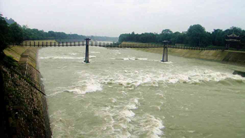 �����ĹŴ�ˮ�����̶����ߣ�λ���Ĵ��������г���