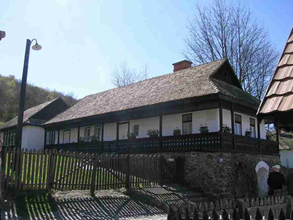 ��������ʮ�������ұ����Ľ���