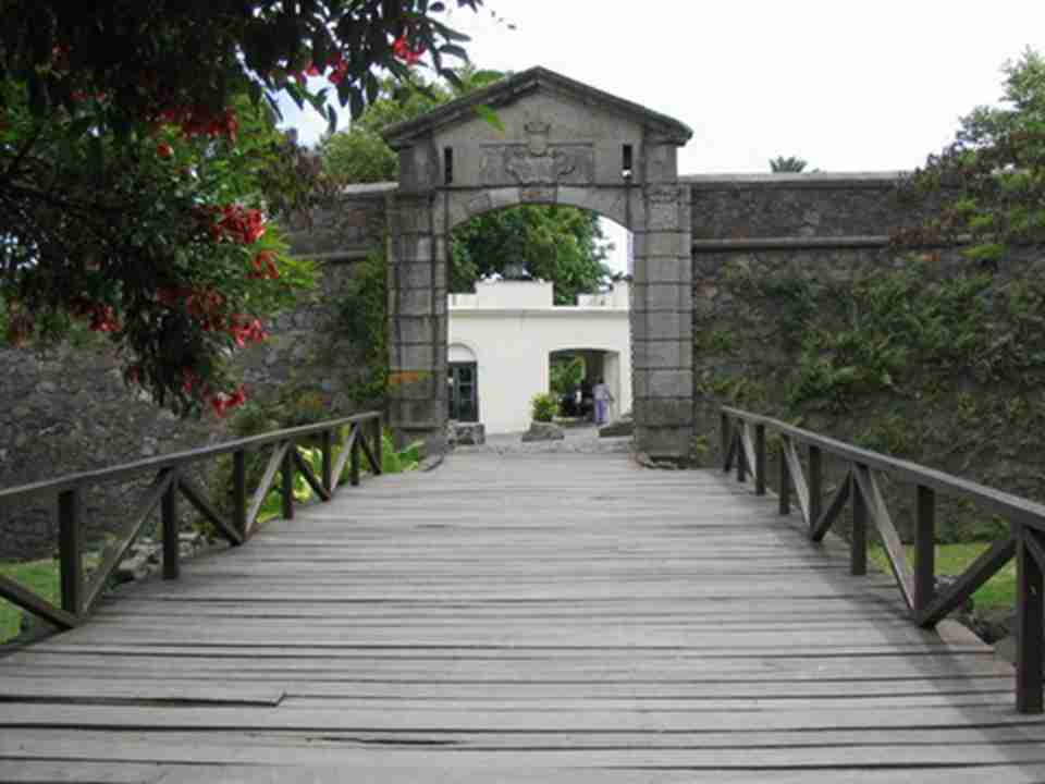 �����ʱ�ڣ���Ԫ 1722��1749�������Ͻ����˲��پ��������ú;��ý�����ʹС����ɫ����