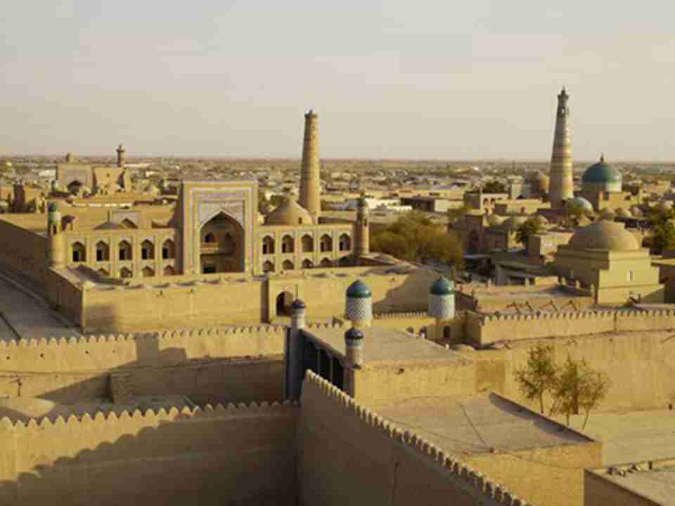 ����•��������һ�����ϵ�ϣ�����޵��ڳǣ���10�׸ߵ�שǽ������