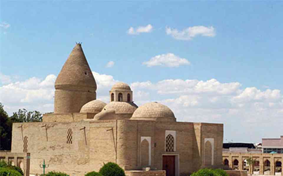 ��Ϊ��˹�ֳ��е�����•�����ڳǣ��洦�ɼ�װ���������ˡ�����ʯ����ϡľ�ĵ���Ҫ�����ż�