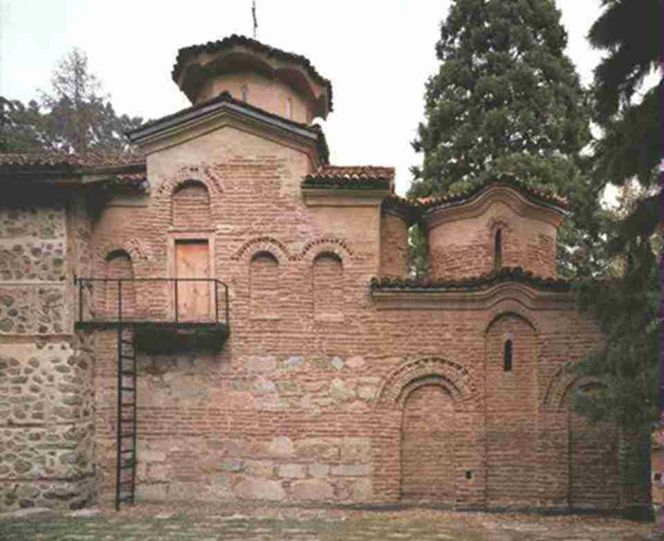 �����ɽ���λ�ڱ��������׶����������Լ8000�״��Ĳ����ɴ�