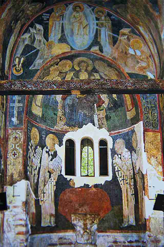 �н���ǽ��ɫ�������ıڻ���Ϊ����