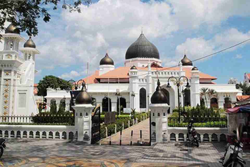 ���γǣ��ĳǣ�λ�������뵺�����غ��ı�í�춫����