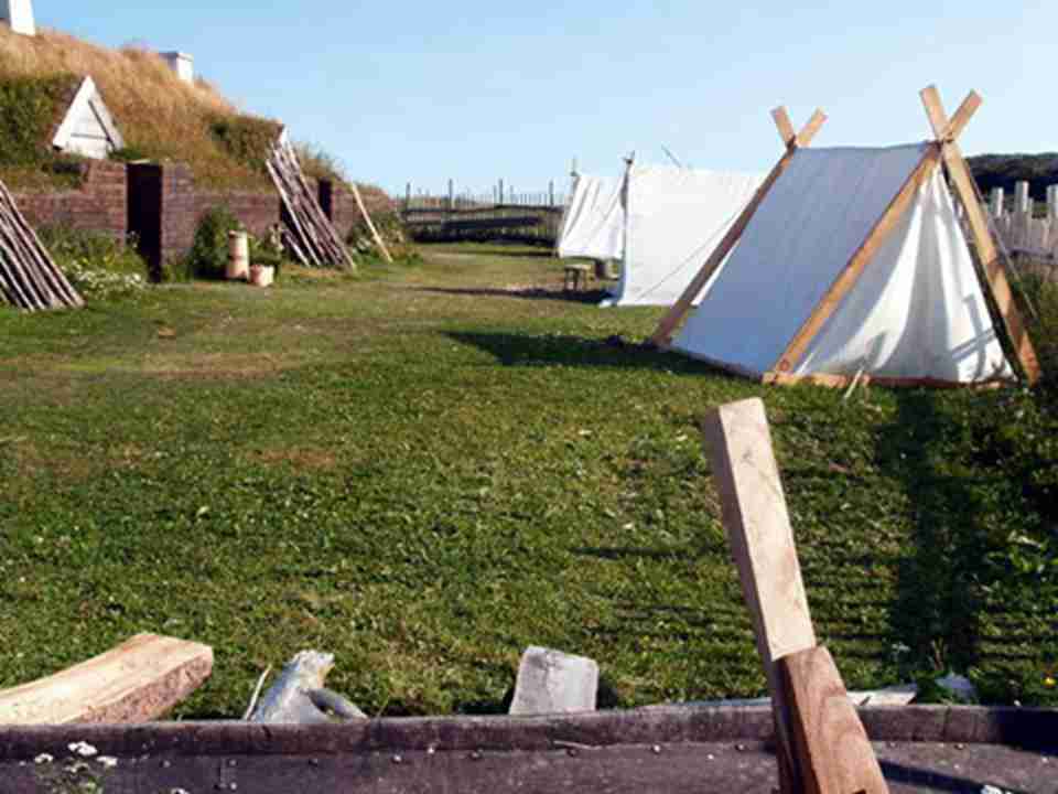 ����˹ŷ��˹÷�������ʷ��ַ�ǽ�ǧ��ǰŷ�����ڱ����ĵ�һ����ס��