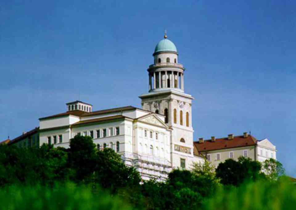 ��ŵ������ķǧ���޵�Ժλ���������׶�������˹