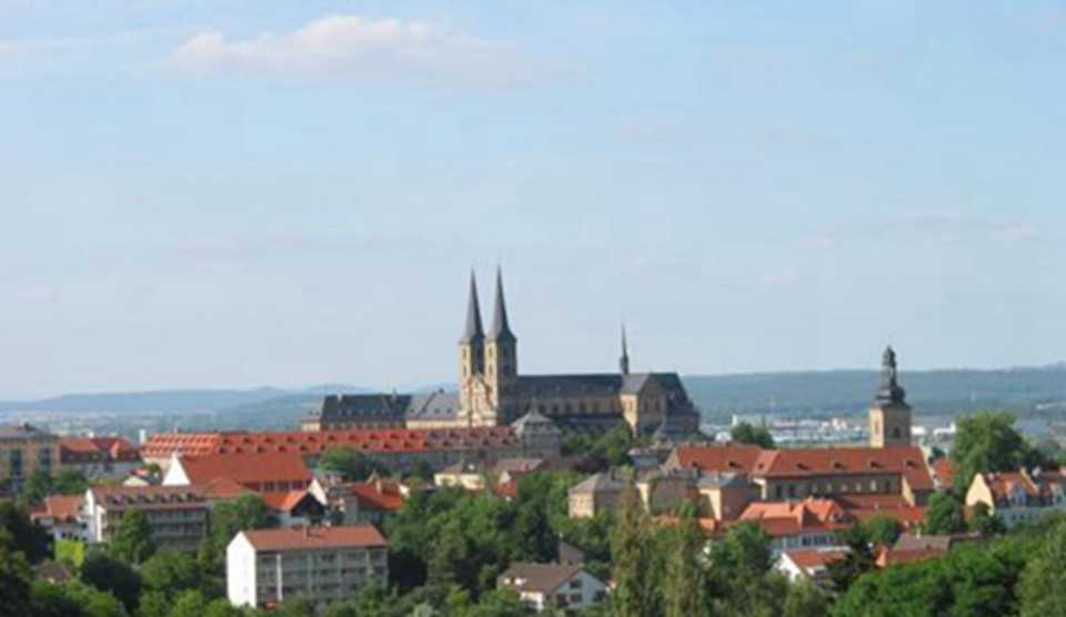 ���䶦ʢʱ�ڣ��౴��ǵĽ������Ե¹������������������˼���Ӱ��