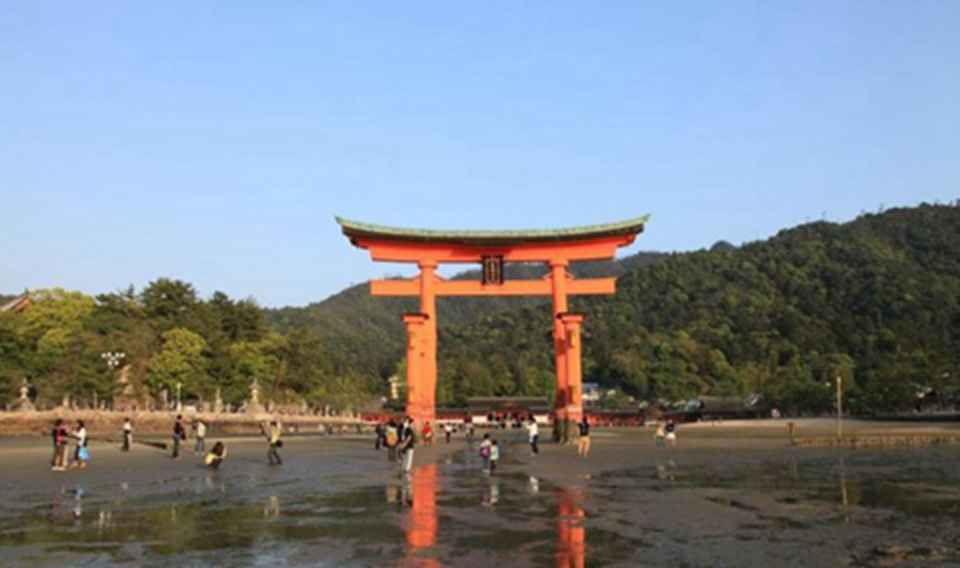 ������ӡ�ƽ������ˮûȥһ�룬�˳�ʱ�˿����߹�ȥ