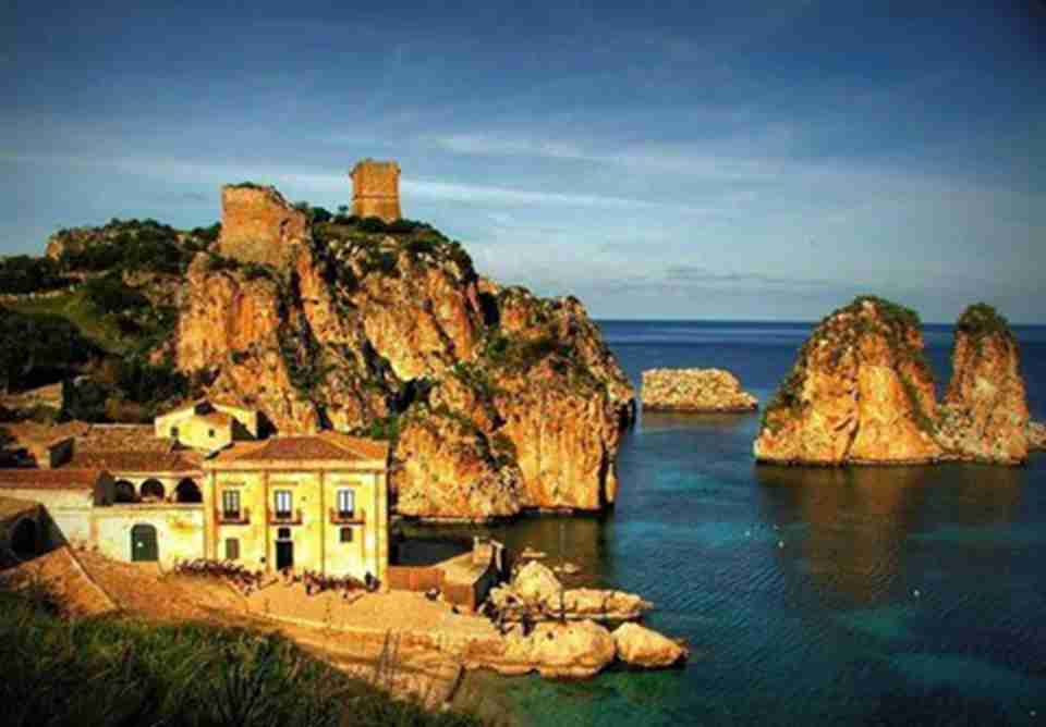 ���ڵİ���˳������������У������ﶫ�ϲ���λ��������ϲ������ﵺ