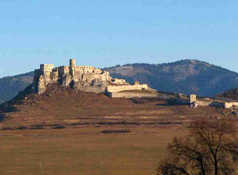 ˹Ƥ˼�Ǳ�������˹�工���в��߳���ƽ��634�׵���ʯ����