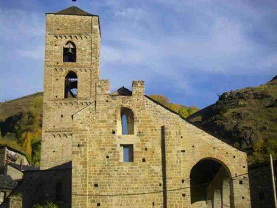 �����ȵص�����ʽ���ý���λ�ڼ�̩�������������ı���ţ˹ɽ��