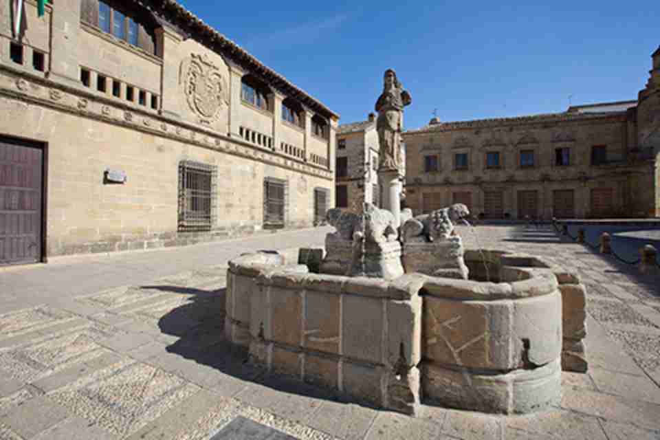 ��Τ��ͰͰ����˽�������С�ǳ�Ϊ��˫�ӳǡ�