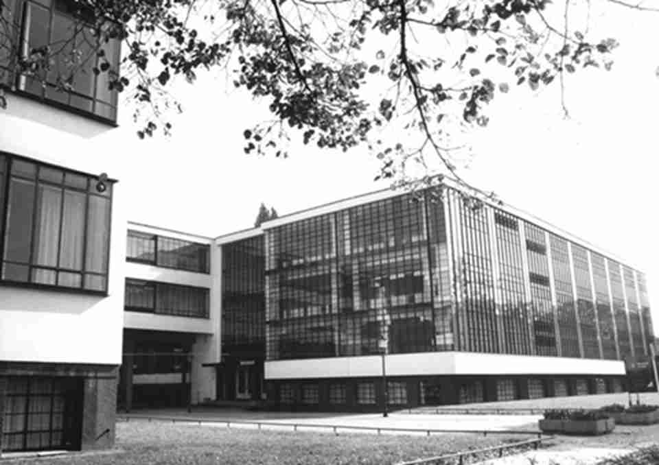 ���ܵİ���˹��ѧ¥