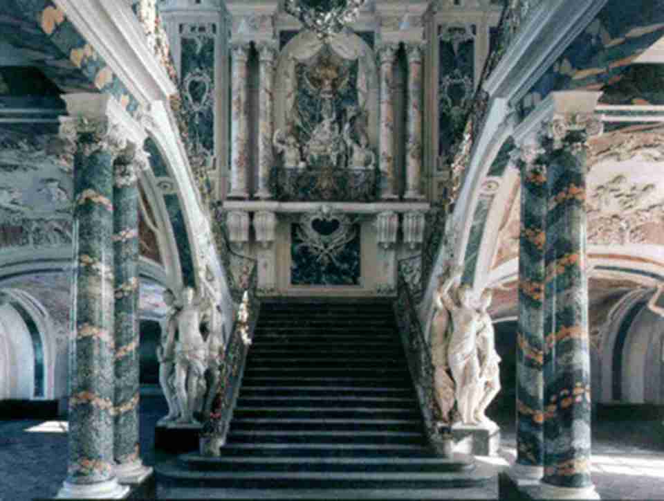 �¹�˹��˹���ű��У�����¥�ݵ��������