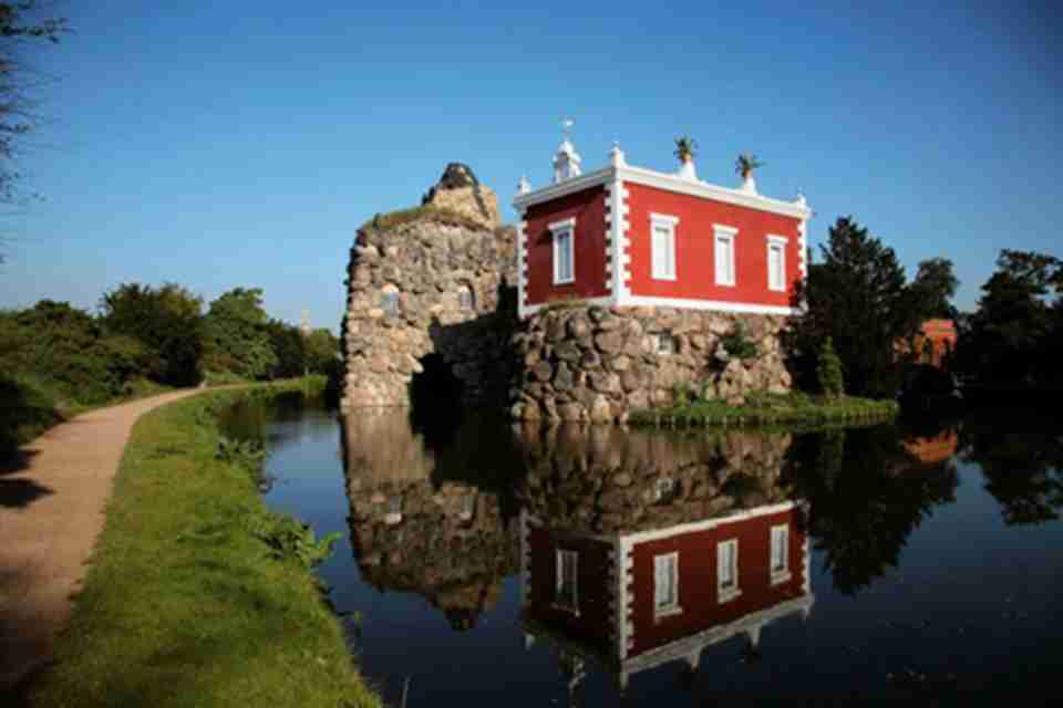 �ֶ�����԰�־����������ױ��ӱߵİ�����ƽ���ĺӹ�ʽ�羰԰��