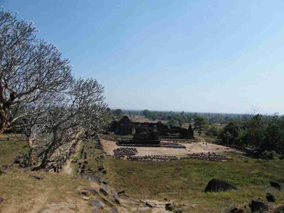 ������������Ϊ��ʯ�����������ں���1200�׵��ո�ɽɽ��