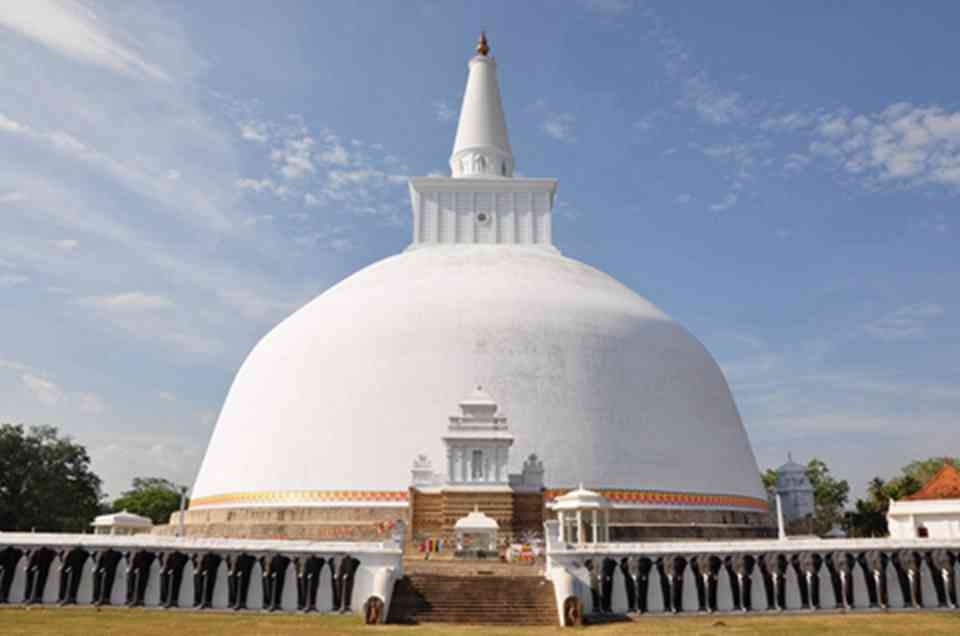 �ڼ�ʮ����ɫԲ�������������У�����������³������