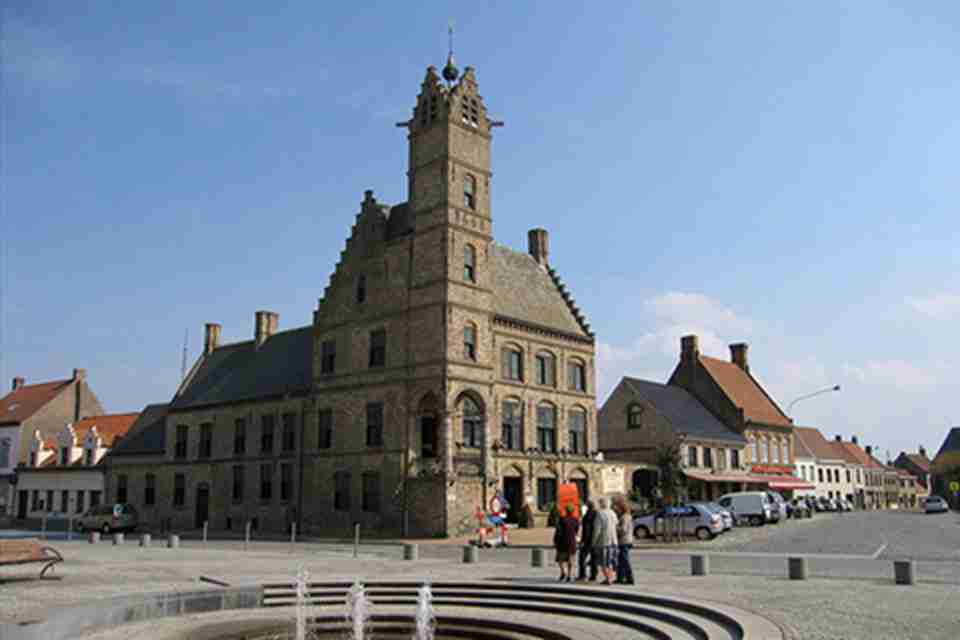 ��¥�ڽ���֮���ǹ���ͨ�����»�ö����ı�־������������