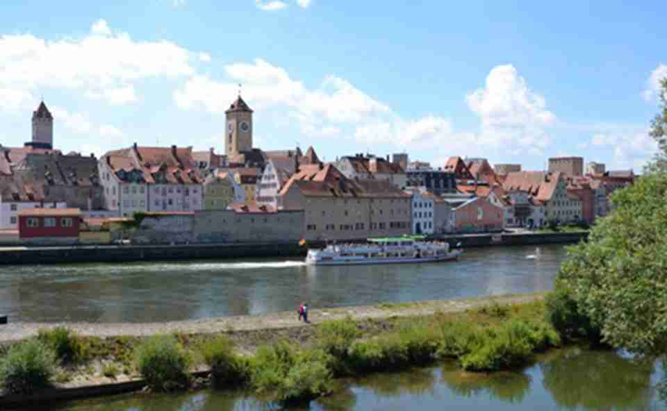 �׸�˹���ɳ�λ�ڶ�觺���