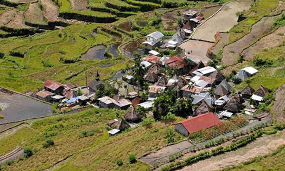 ��ʥ�Ĵ�ͳ�Ļ������ʹ�����γ���һ�������ķ羰