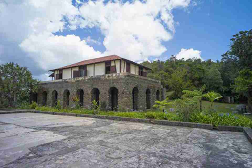 �ŰͶ��ϲ�����Ŀ�����ֲ԰���ž��ۣ�λ�ڹŰͶ��ϲ�������˹����ɽ��