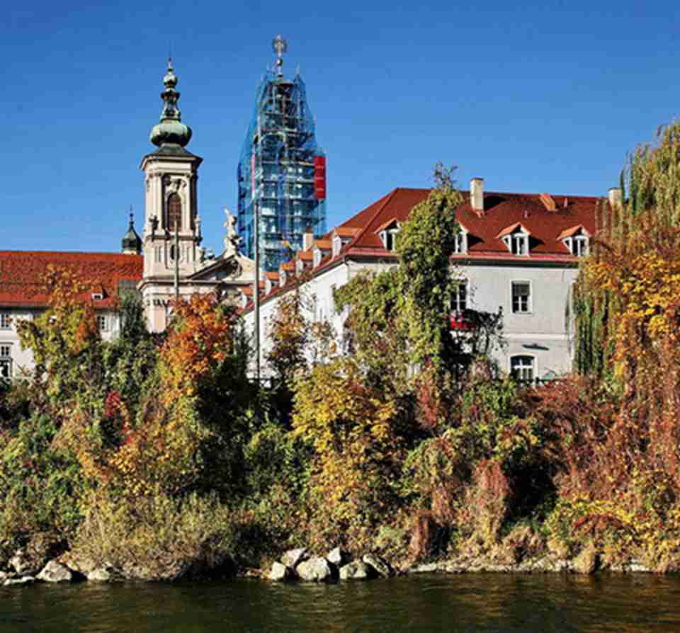 �ŵ����ź��ִ�ʱ�е��ں�������õ�������ڹ��