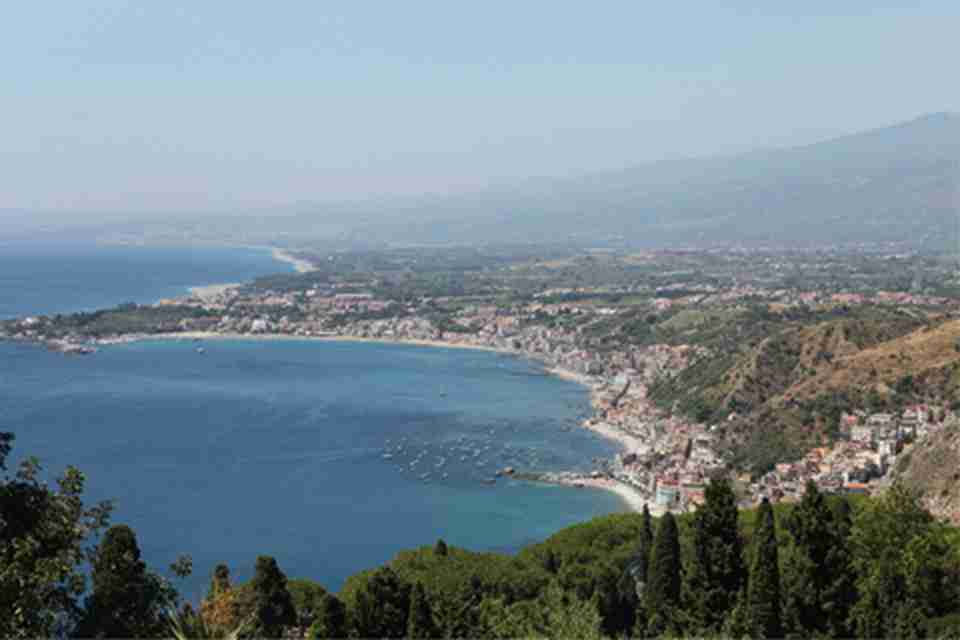 �����ﵺ�ǵ��к���һ��