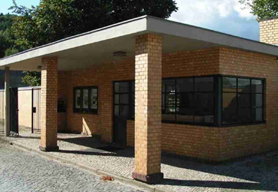 2011�꣬�¹�����˹������Ϊ�Ļ��Ų����롶�����Ų���¼��