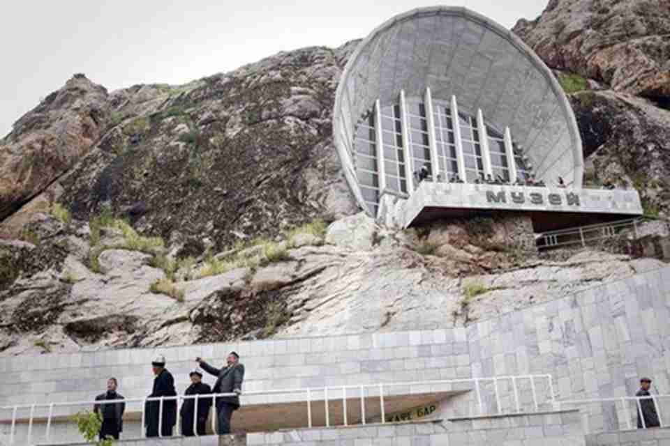 ������ʥɽλ�ڼ�����˹˹̹��ʲ�ݰ�ʲ�����ĵش�