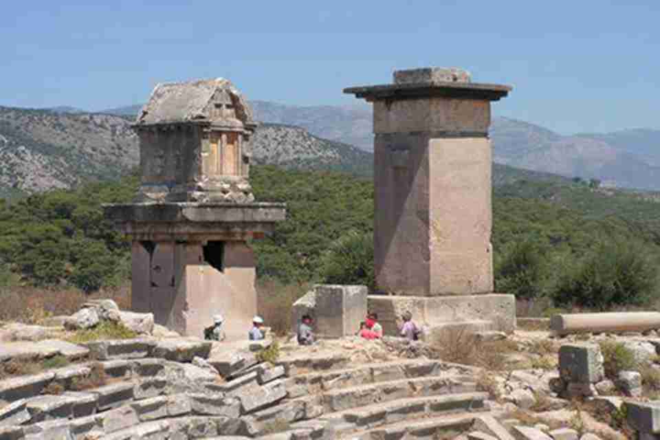 �ܶ��ο͵��˲ι�